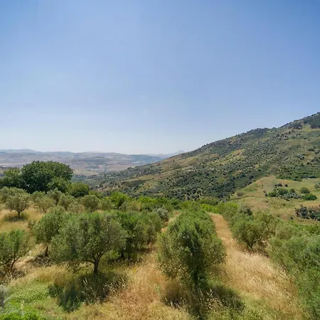 Nocellara بيت للعطل